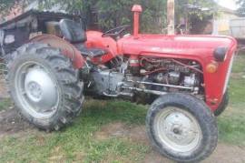 Traktor imt 533