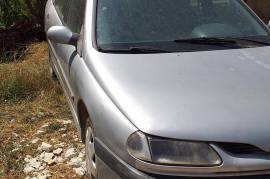 Renault Laguna 1.8 na delovi