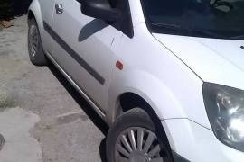 Ford fiesta 2008 godina plin benzin