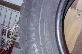 NOKIAN 215 65 R15 H102