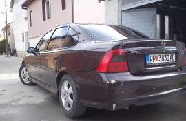 Opel Vektra 1.8 dizna plin redizajn 2.000.god.ful.
