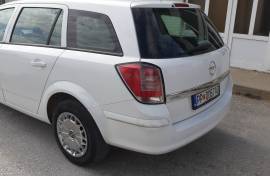 Opel Astra karavan 2011