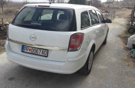Opel Astra karavan 2011 Opel Astra karavan 2011