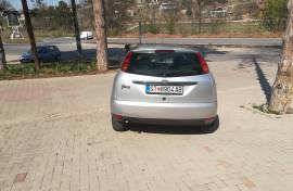Ford Focus Ghia model 1.7 dizel 2001 godina