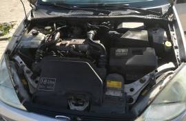Ford Focus Ghia model 1.7 dizel 2001 godina