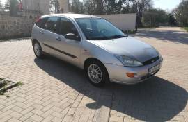 Ford Focus Ghia model 1.7 dizel 2001 godina