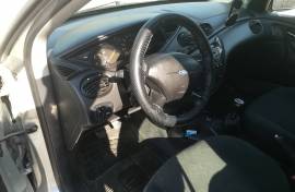 Ford Focus Ghia model 1.7 dizel 2001 godina
