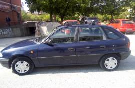 Opel Astra F clasik 1.4 benzin 2000 godina