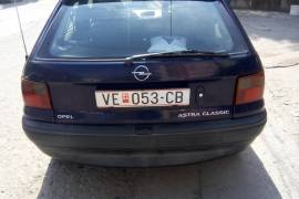 Opel Astra F clasik 1.4 benzin 2000 godina