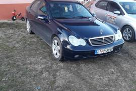 Mercedes C200 cdi 2001 godina moze i zamena