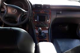 Mercedes C200 cdi 2001 godina moze i zamena