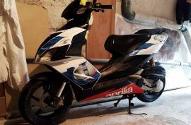 Aprilia SR50 2006 godina