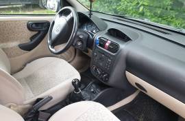 Opel Corsa C 1.4 16V 90ks full oprema 2002 godina