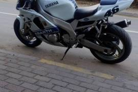 Yamaha YZF600r