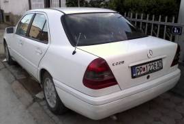 Mercedes C220 D 98 registriran, zelen karton,klima