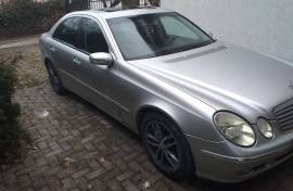 Mercedes E220 v211