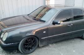 Mercedes E290 TD Avangard se prodava itno Mercedes E290 TD Avangard se prodava itno