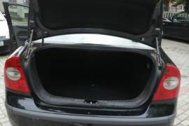 Ford Focus sedan 2006 1.4 80 ks benzin/plin
