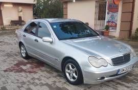 MERCEDES C220 CDI 150ks '04 REG+ZELEN SO SERVISNA
