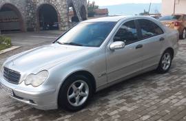 MERCEDES C220 CDI 150ks '04 REG+ZELEN SO SERVISNA