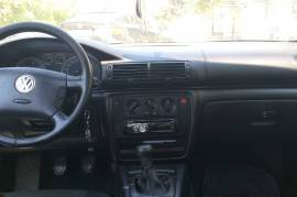 VW Passat 1.9 TDI 74 KW 2003 godina