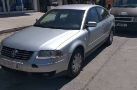 VW Passat 1.9 TDI 74 KW 2003 godina