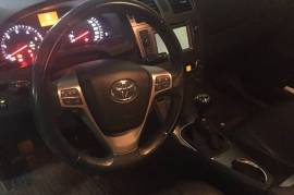 Toyota Avensis 2.2 Luxury 2014 god. prv sopstvenik