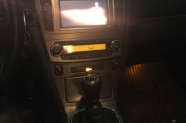 Toyota Avensis 2.2 Luxury 2014 god. prv sopstvenik