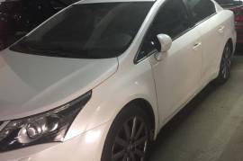Toyota Avensis 2.2 Luxury 2014 god. prv sopstvenik
