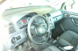 Volkswagen Touran 1.9 so 7 sedista 2005 god.