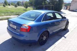 Audi A4 2.5 quattro 2001 godina