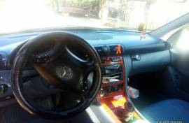Mercedes-Benz C200 2001 godina