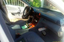 Mercedes-Benz C200 2001 godina