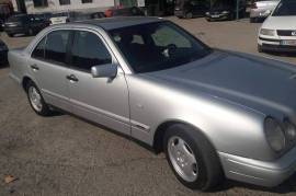 Mercedes E220 70kw 1998 godina
