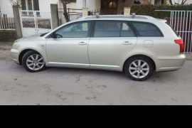 Toyota Avensis 2.0 D4D 2003 godina full oprema