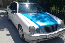 Mercedes E klasa w210 220cdi 2001 godina