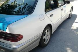 Mercedes E klasa w210 220cdi 2001 godina