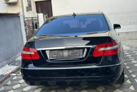 Mercedes-Benz E klasa 2010 godina full oprema